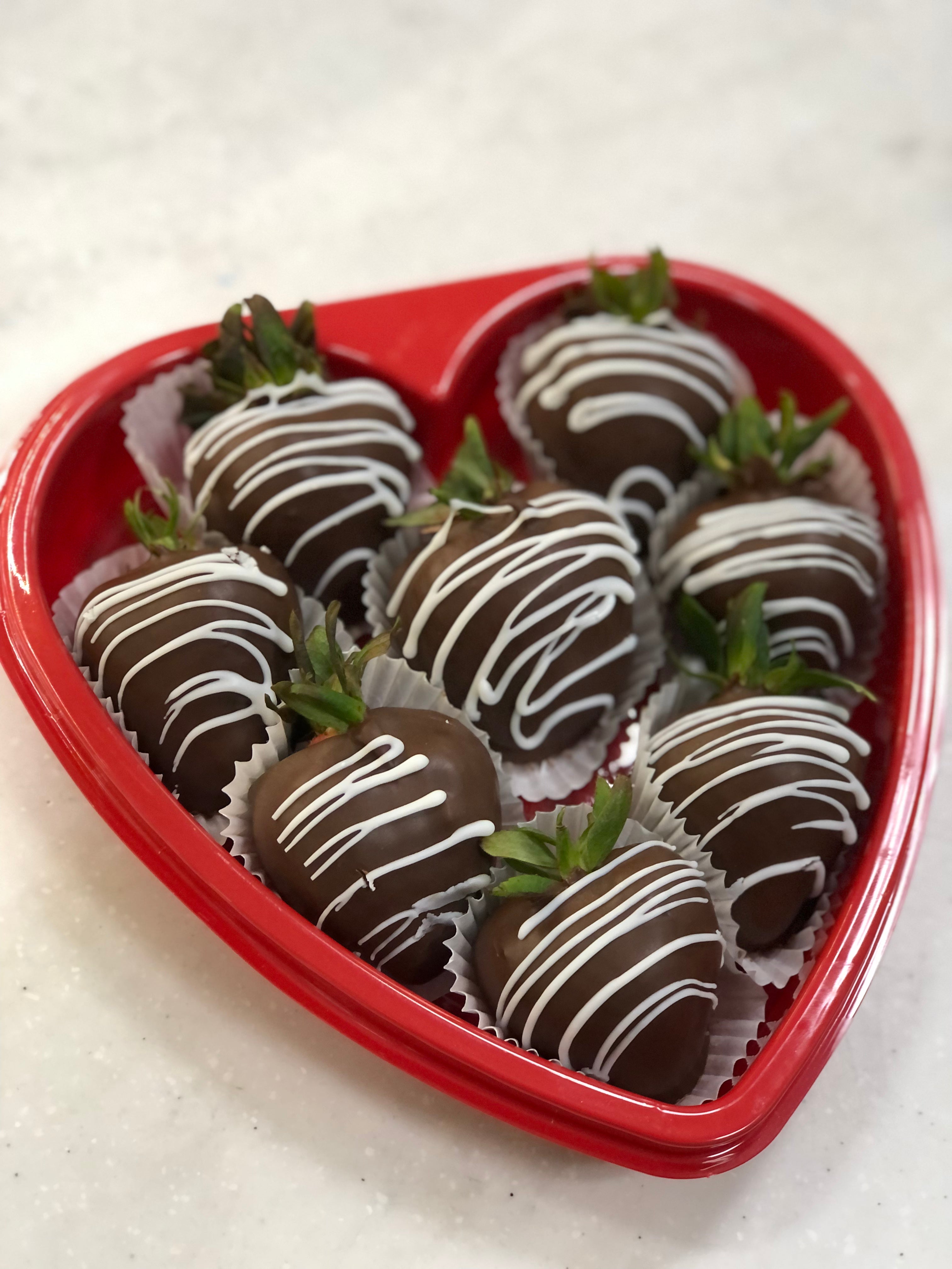 Chocolate Covered Strawberries - 9 pcs - Heart Shaped Holder